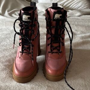 Sorel Women's Rose Lace-Up Boots